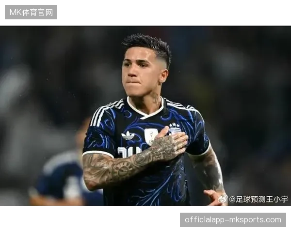 恩佐·费尔南德斯经历俱乐部赛季洗礼，将在2026年以更成熟姿态承担阿根廷组织核心